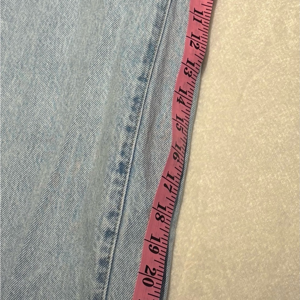 Cotton On Light Wash Relaxed Wide Leg Jeans - Picture 6 of 7